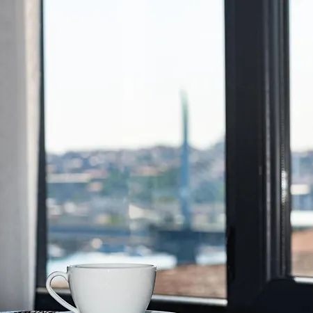 Art Karaköy Apart Otel 4*